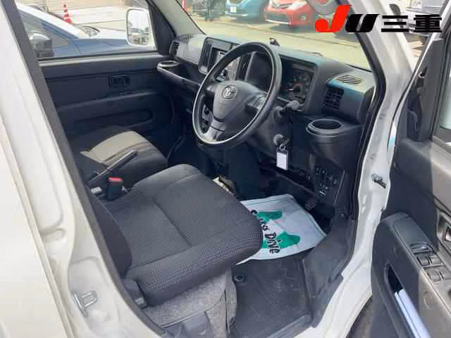 TOYOTA PIXIS VAN