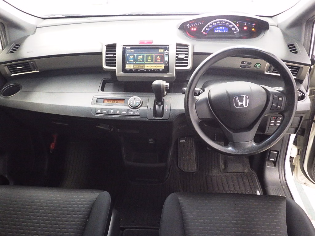 HONDA FREED SPIKE