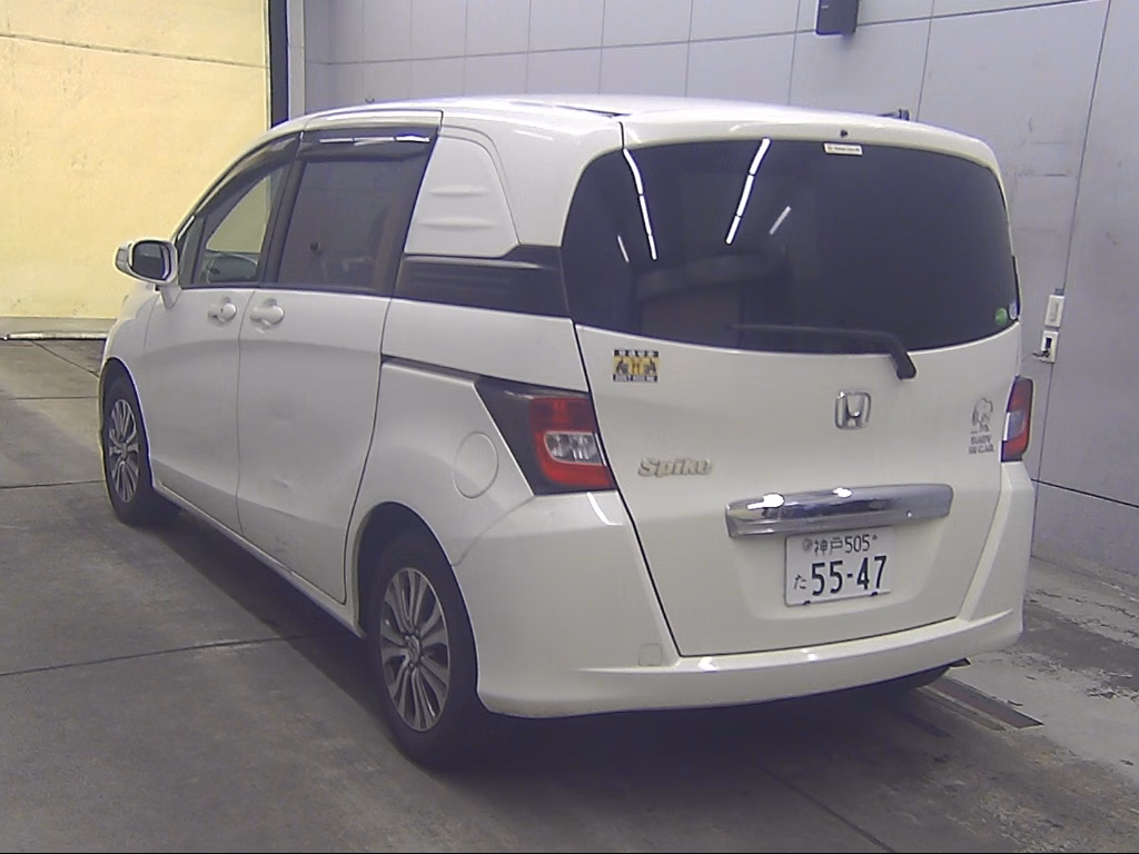 HONDA FREED SPIKE