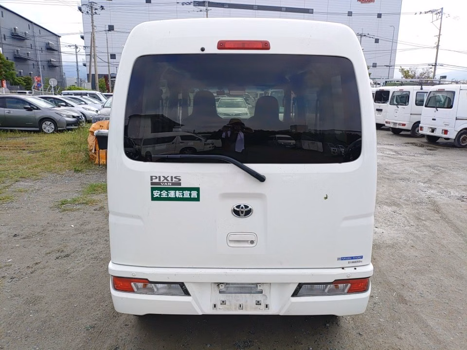 TOYOTA PIXIS VAN