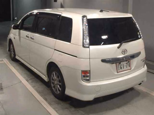 TOYOTA ISIS