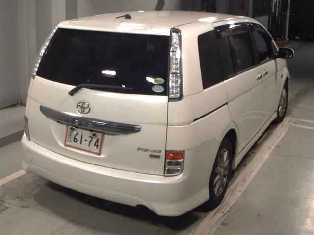 TOYOTA ISIS