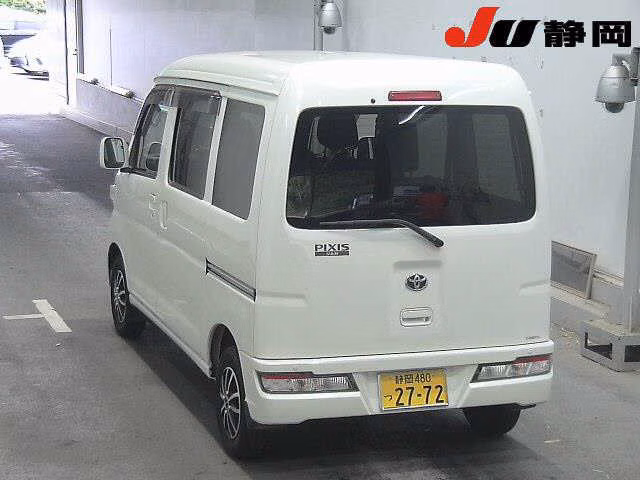 TOYOTA PIXIS VAN