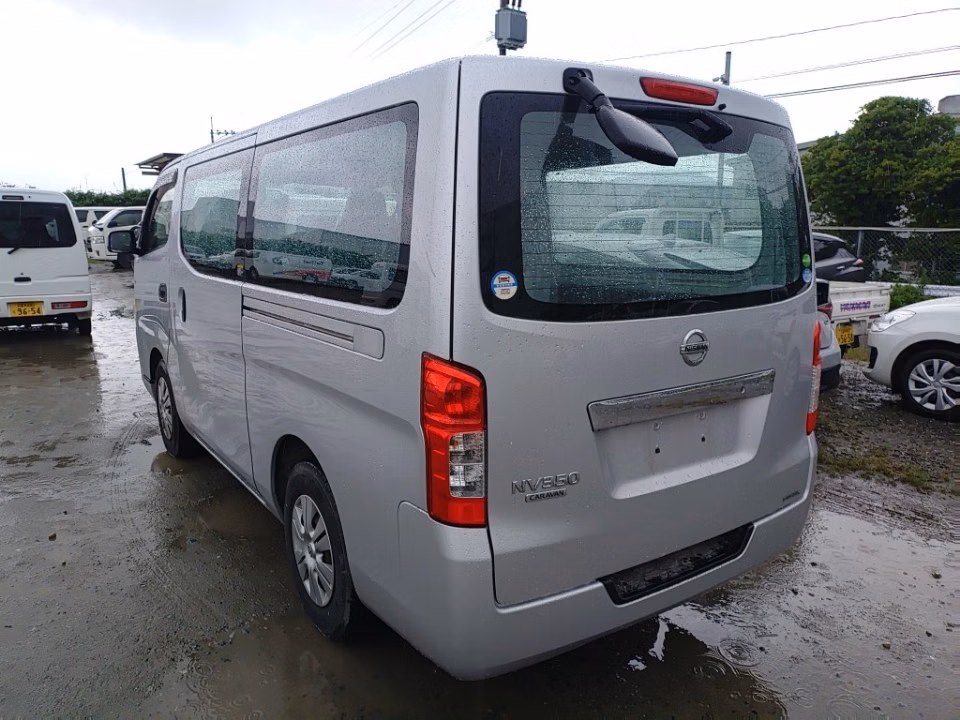 NISSAN NV350 CARAVAN
