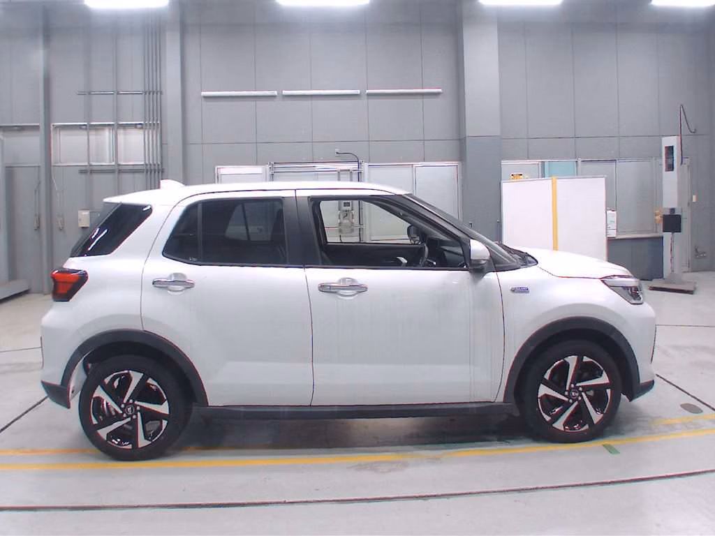 DAIHATSU ROCKY