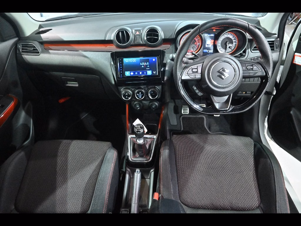 SUZUKI SWIFT