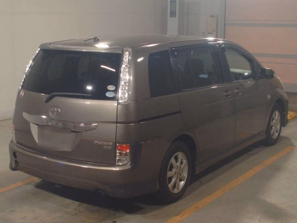 TOYOTA ISIS
