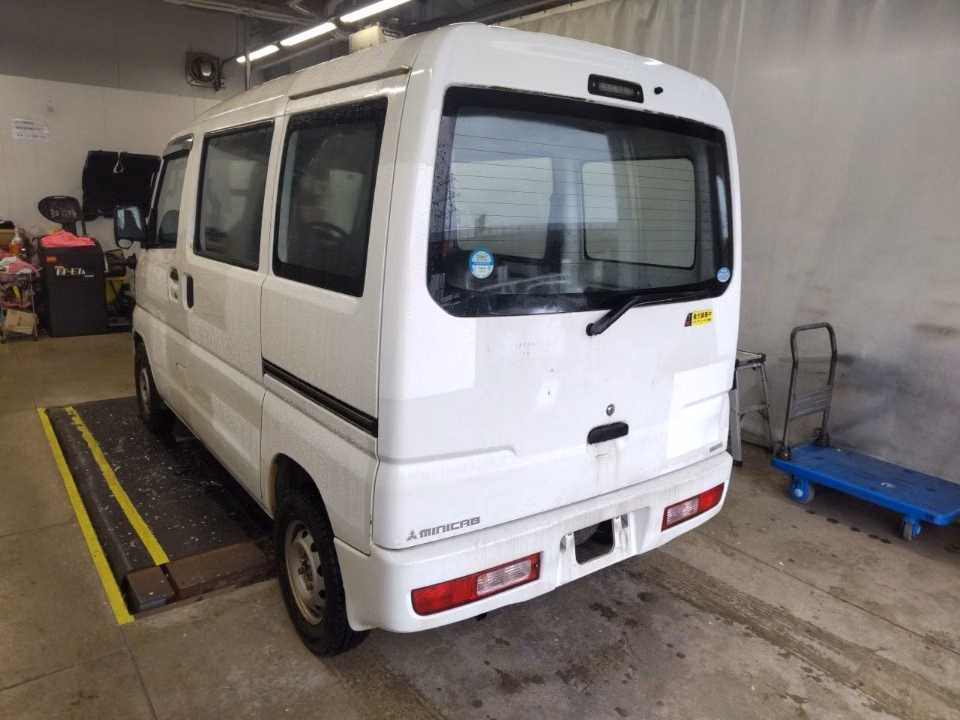 MITSUBISHI MINICAB
