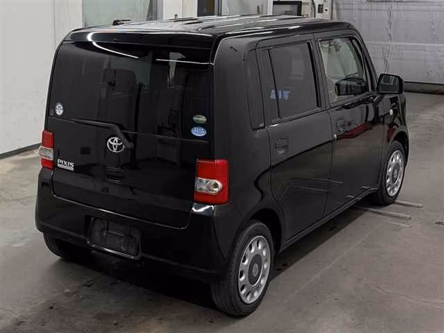 TOYOTA PIXIS SPACE