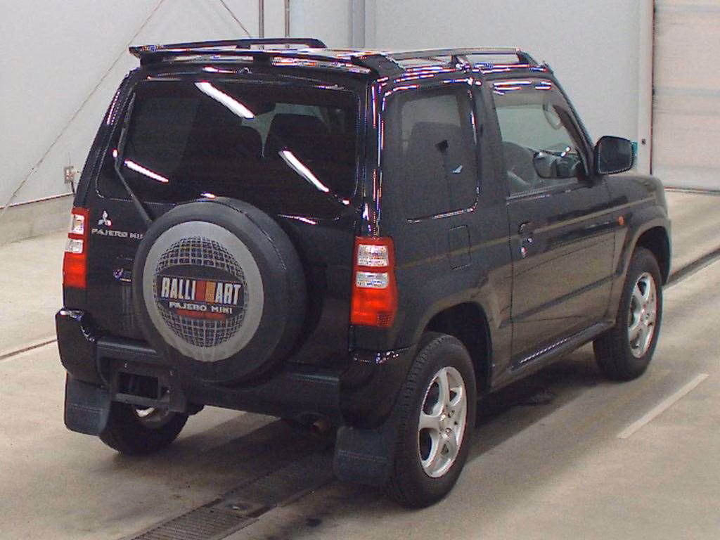 MITSUBISHI PAJERO MINI