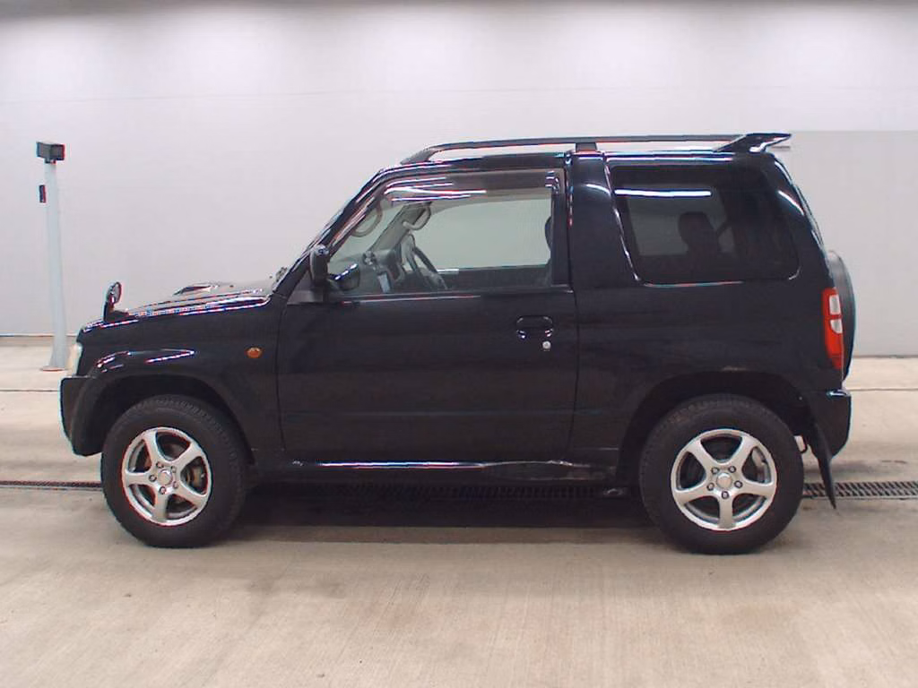 MITSUBISHI PAJERO MINI