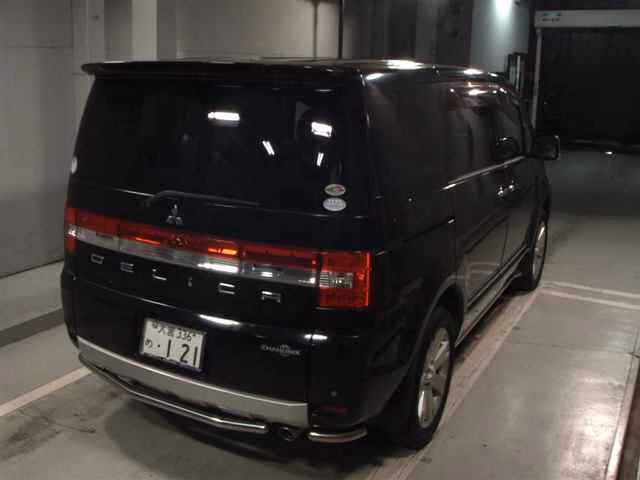 MITSUBISHI DELICA D:5