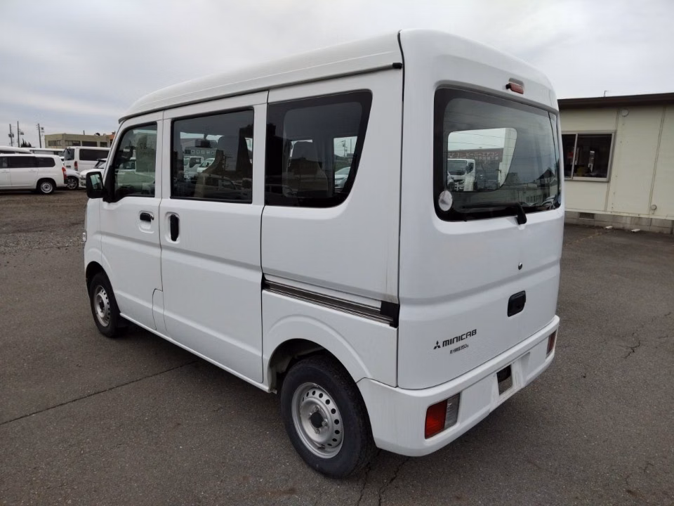 MITSUBISHI MINICAB