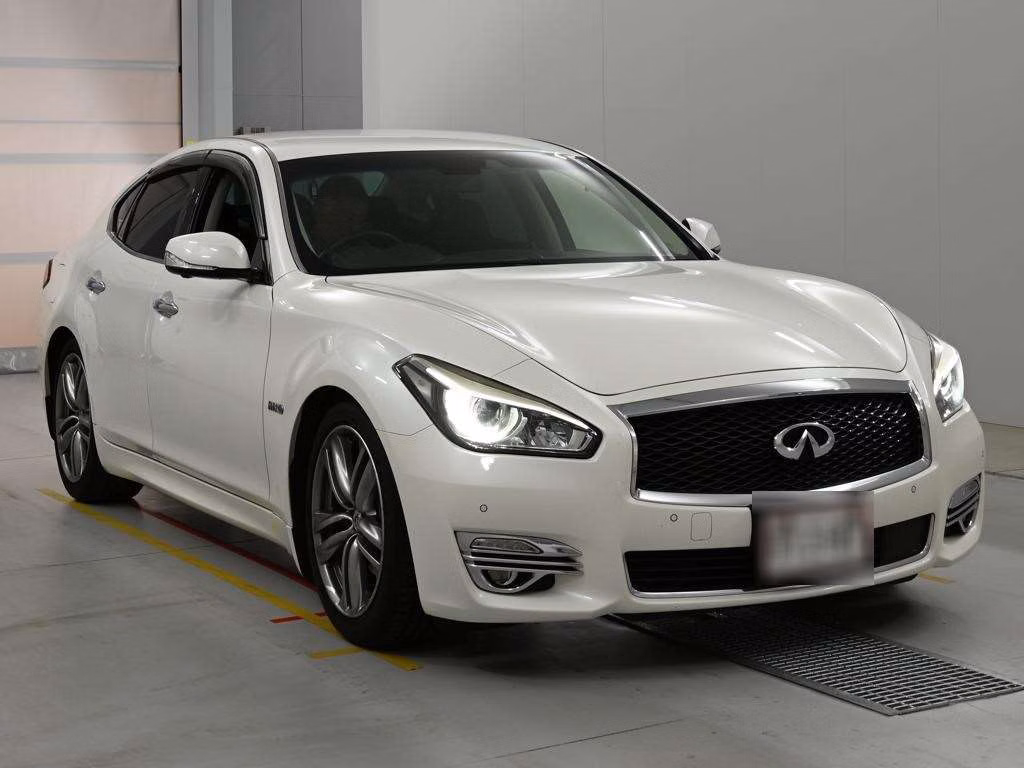 NISSAN FUGA