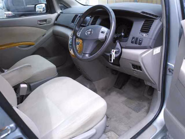TOYOTA ISIS