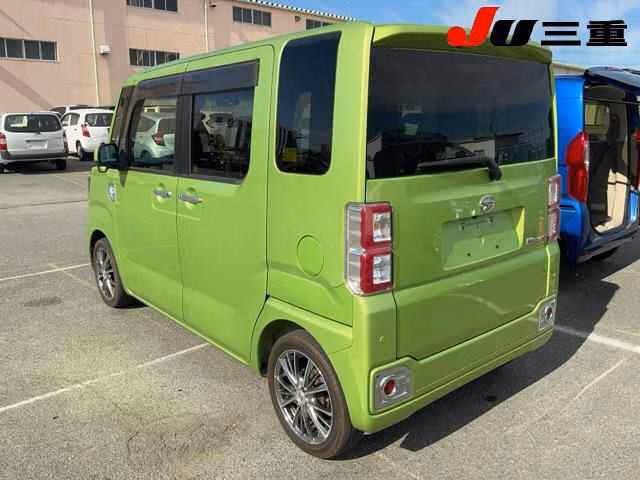 DAIHATSU WAKE
