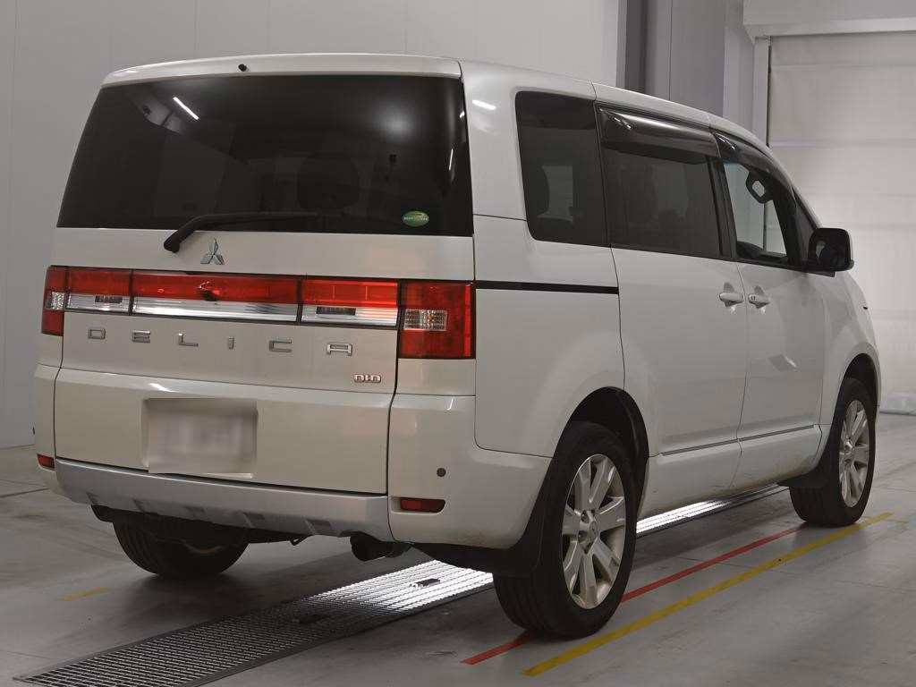 MITSUBISHI DELICA D:5