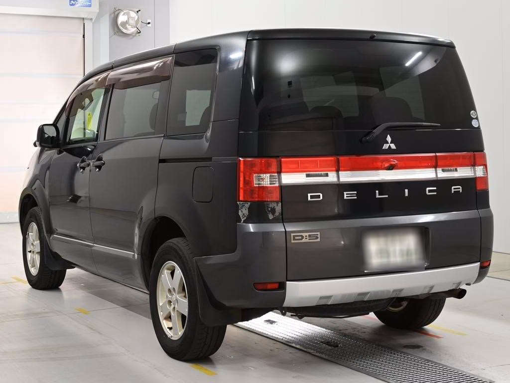 MITSUBISHI DELICA D:5