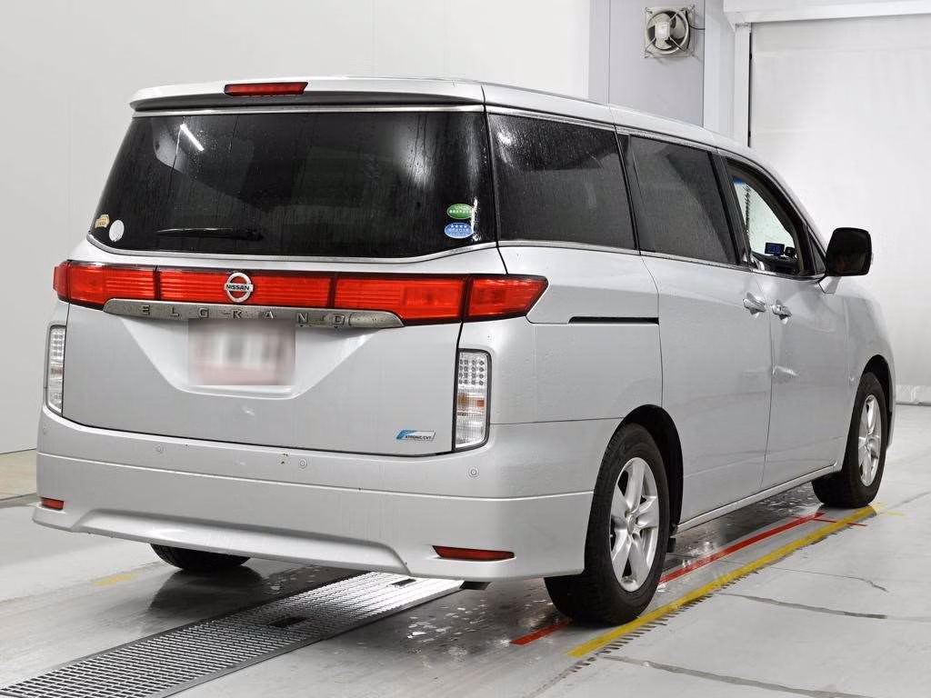 NISSAN ELGRAND