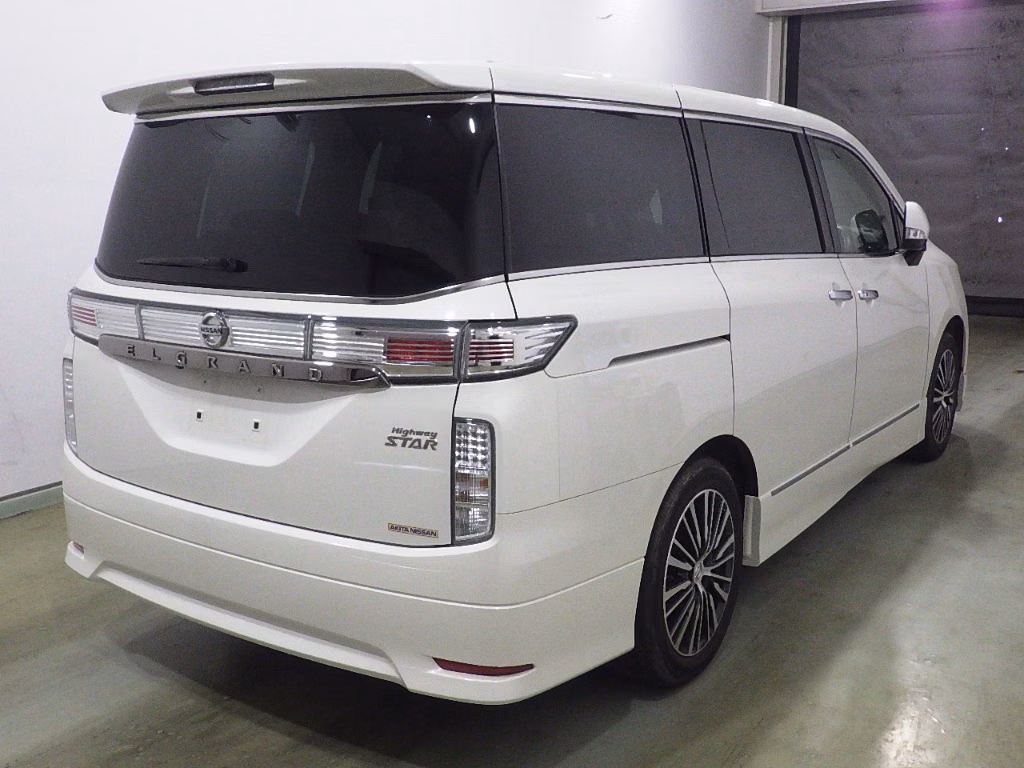 NISSAN ELGRAND