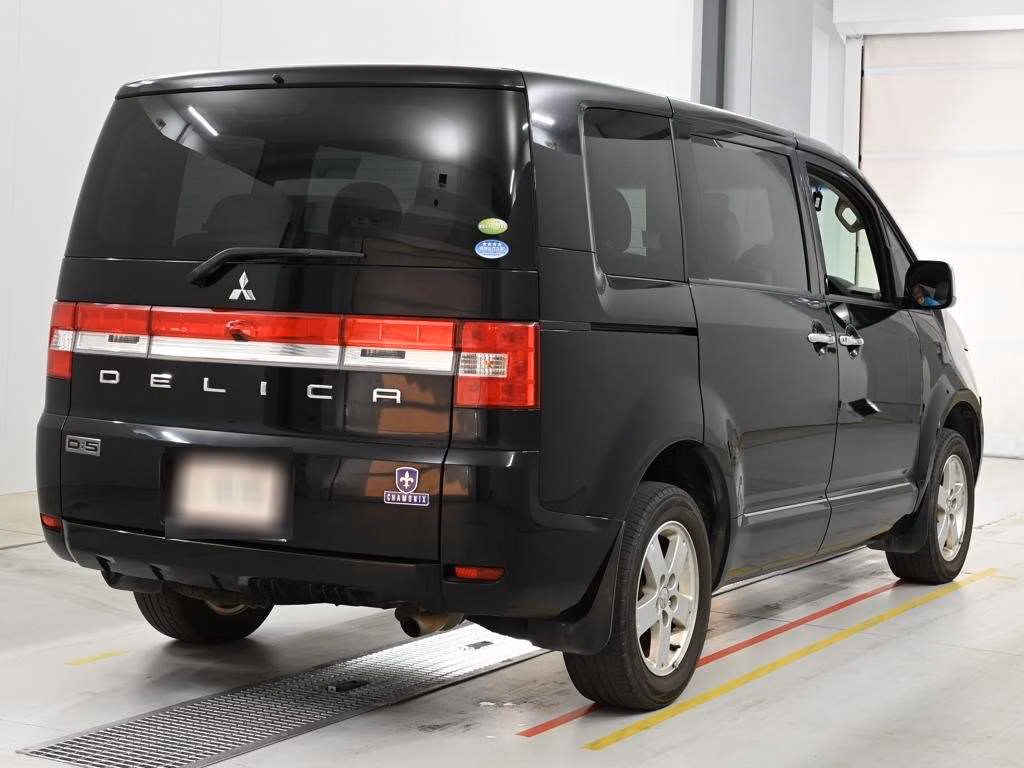 MITSUBISHI DELICA D:5
