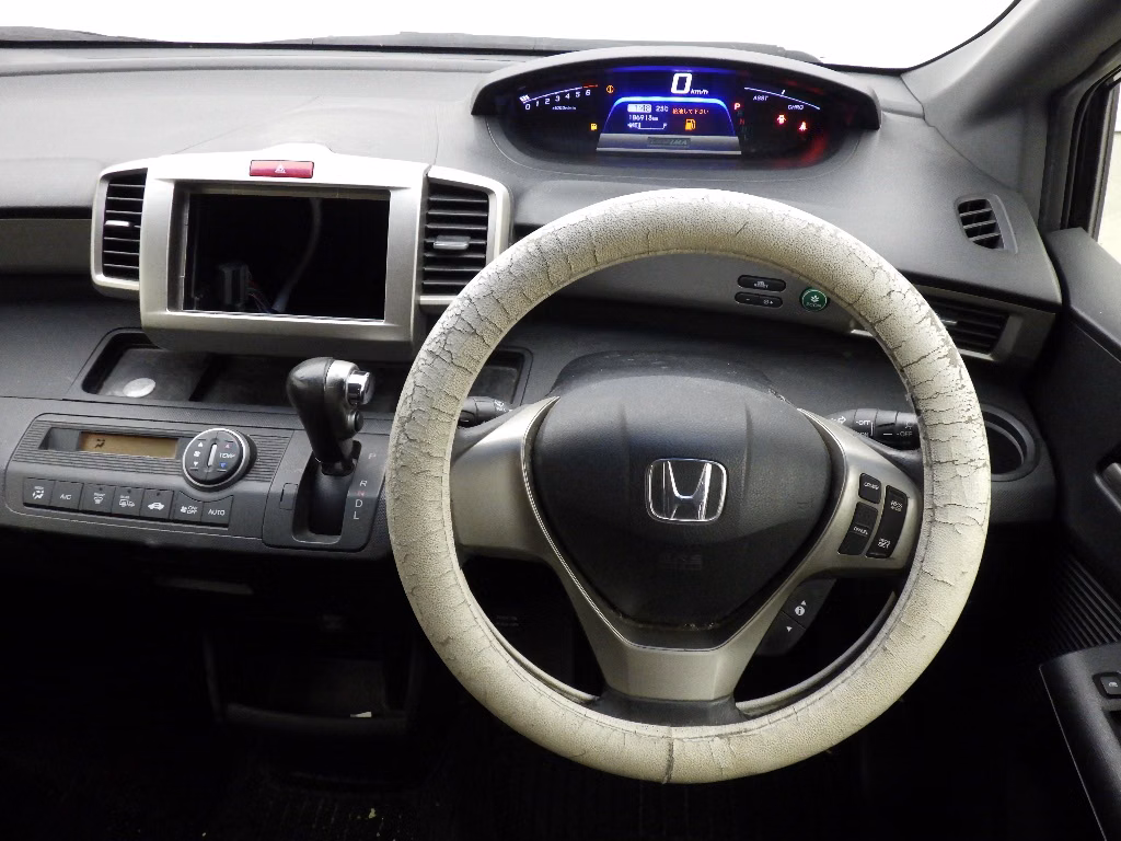 HONDA FREED SPIKE
