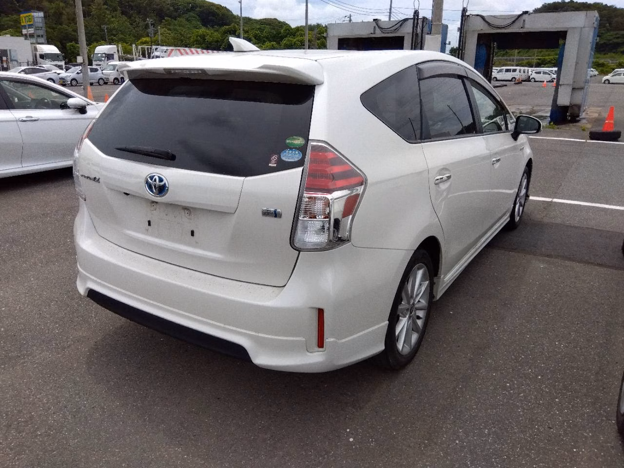 TOYOTA PRIUS ALPHA