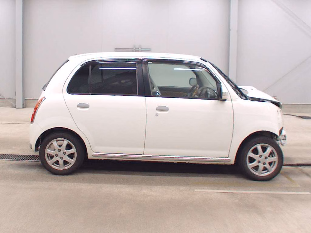 DAIHATSU MIRA GINO