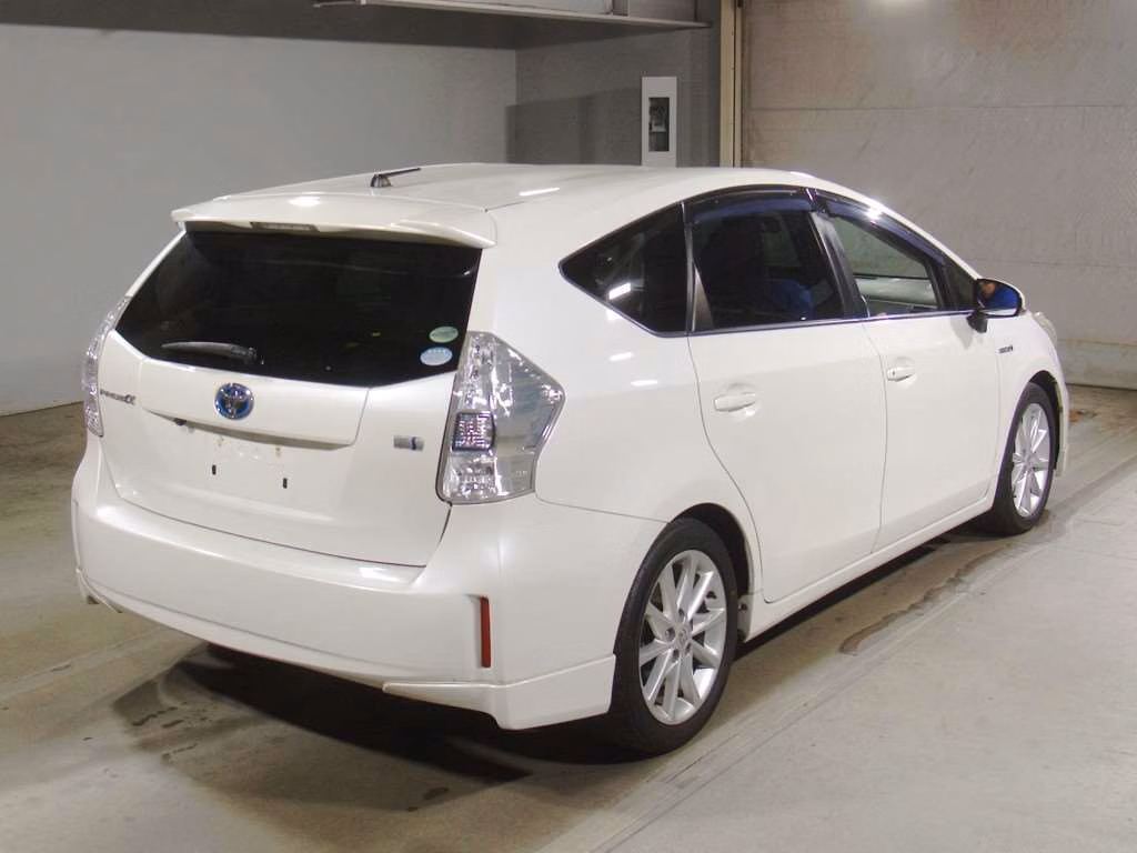TOYOTA PRIUS ALPHA