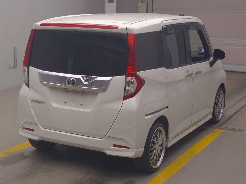TOYOTA ROOMY
