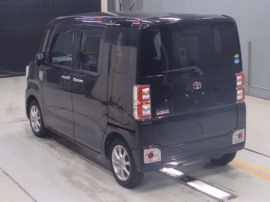 TOYOTA PIXIS MEGA