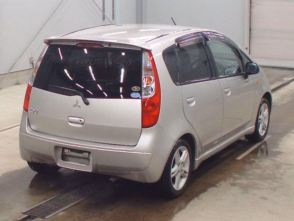 MITSUBISHI COLT