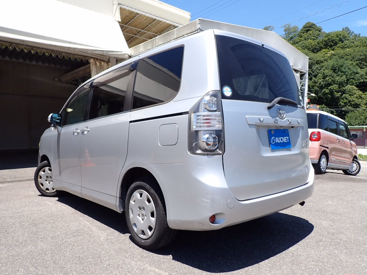 TOYOTA VOXY