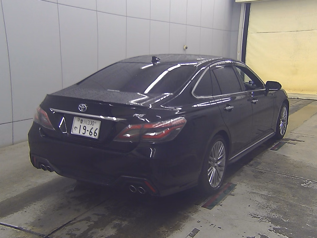 TOYOTA CROWN