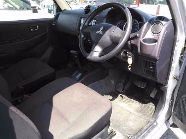 MITSUBISHI PAJERO MINI