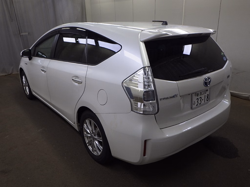 TOYOTA PRIUS ALPHA
