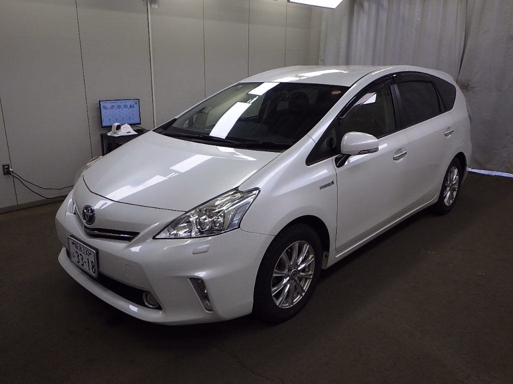 TOYOTA PRIUS ALPHA