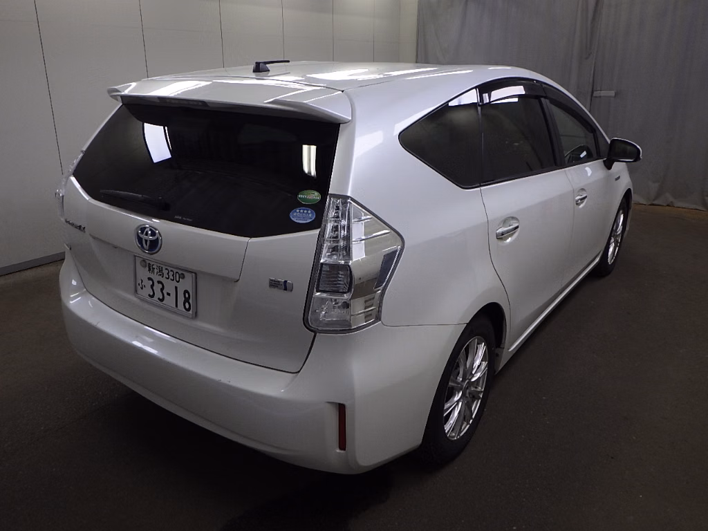TOYOTA PRIUS ALPHA