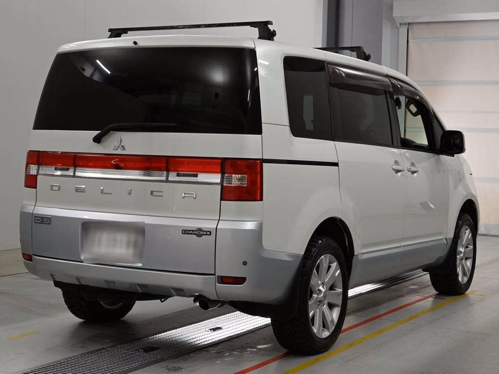 MITSUBISHI DELICA D:5