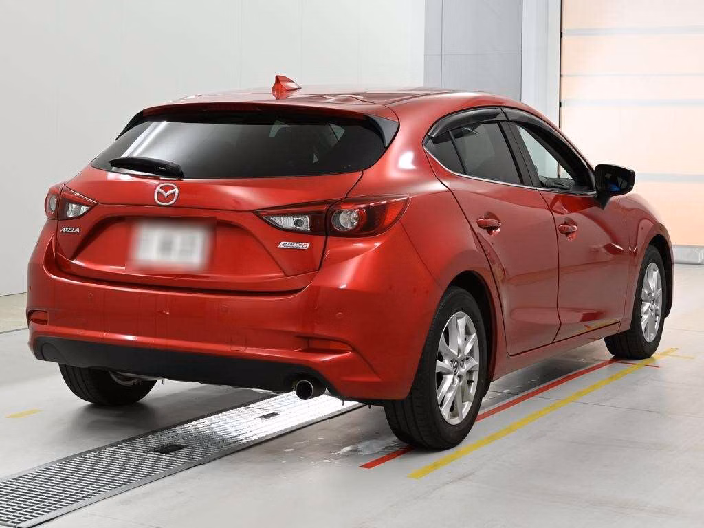 MAZDA AXELA