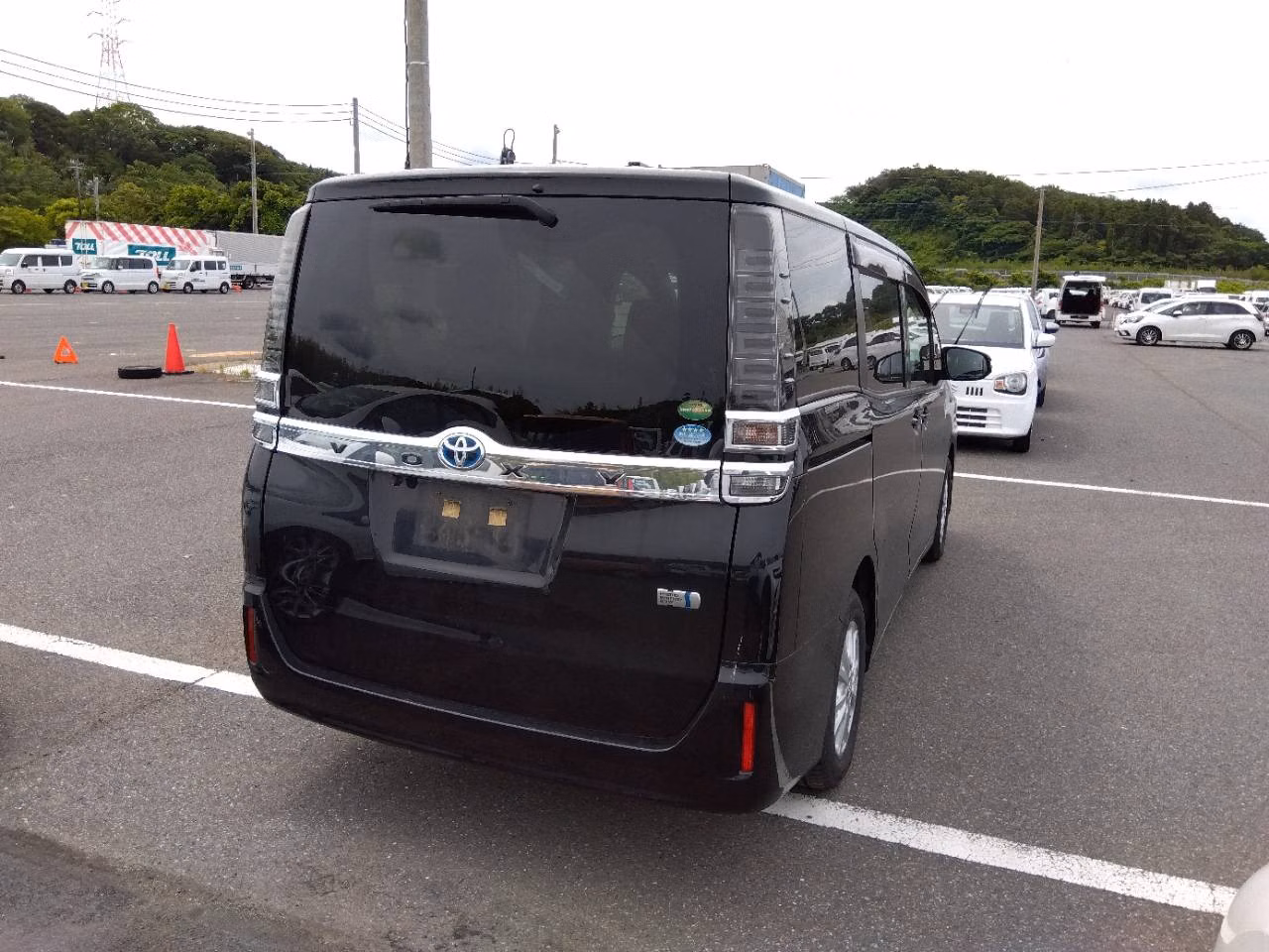 TOYOTA VOXY