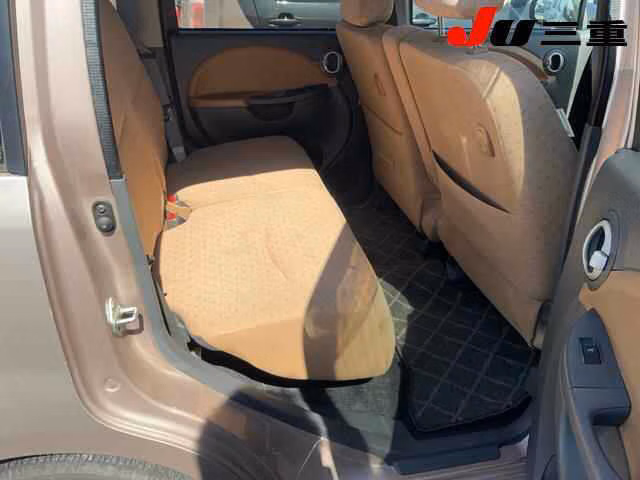 DAIHATSU MOVE LATTE