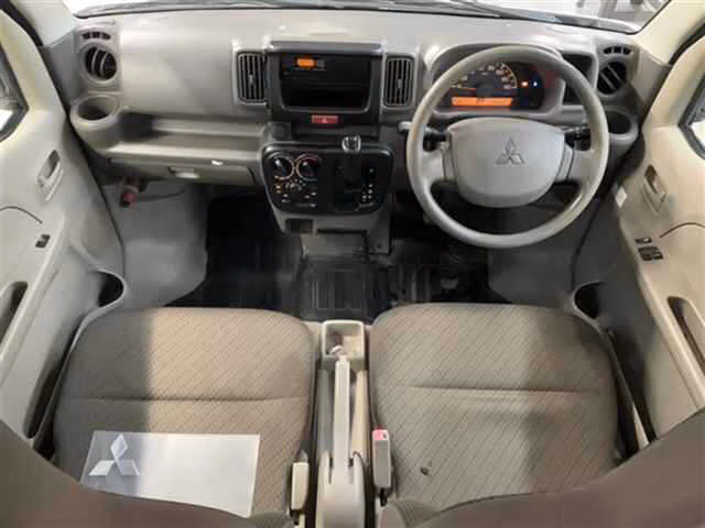 MITSUBISHI MINICAB