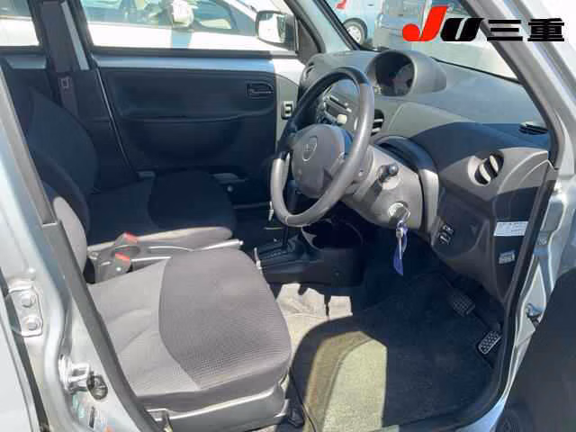 DAIHATSU ESSE