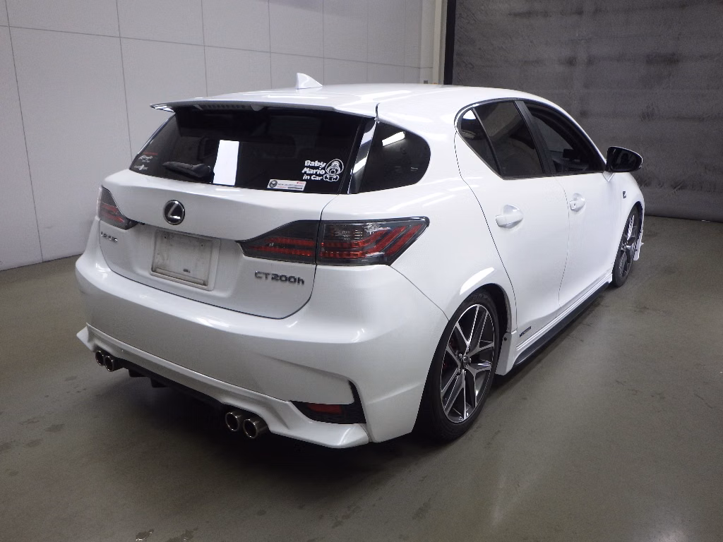 LEXUS CT200H