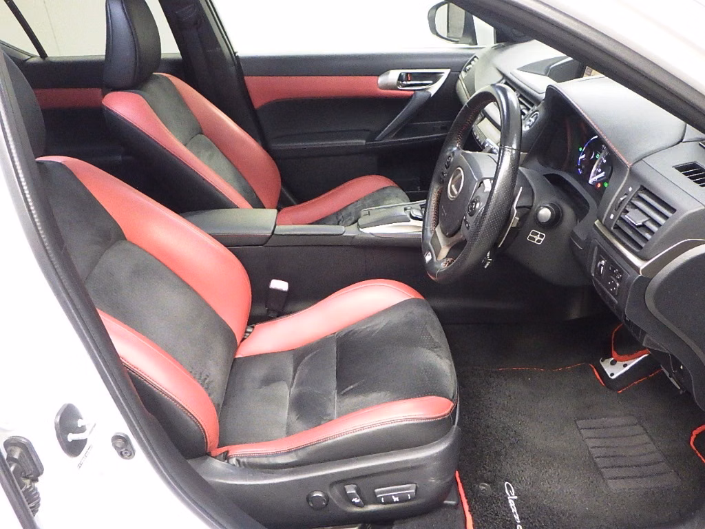 LEXUS CT200H