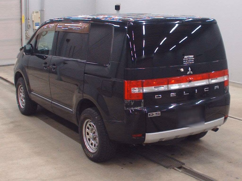 MITSUBISHI DELICA D:5