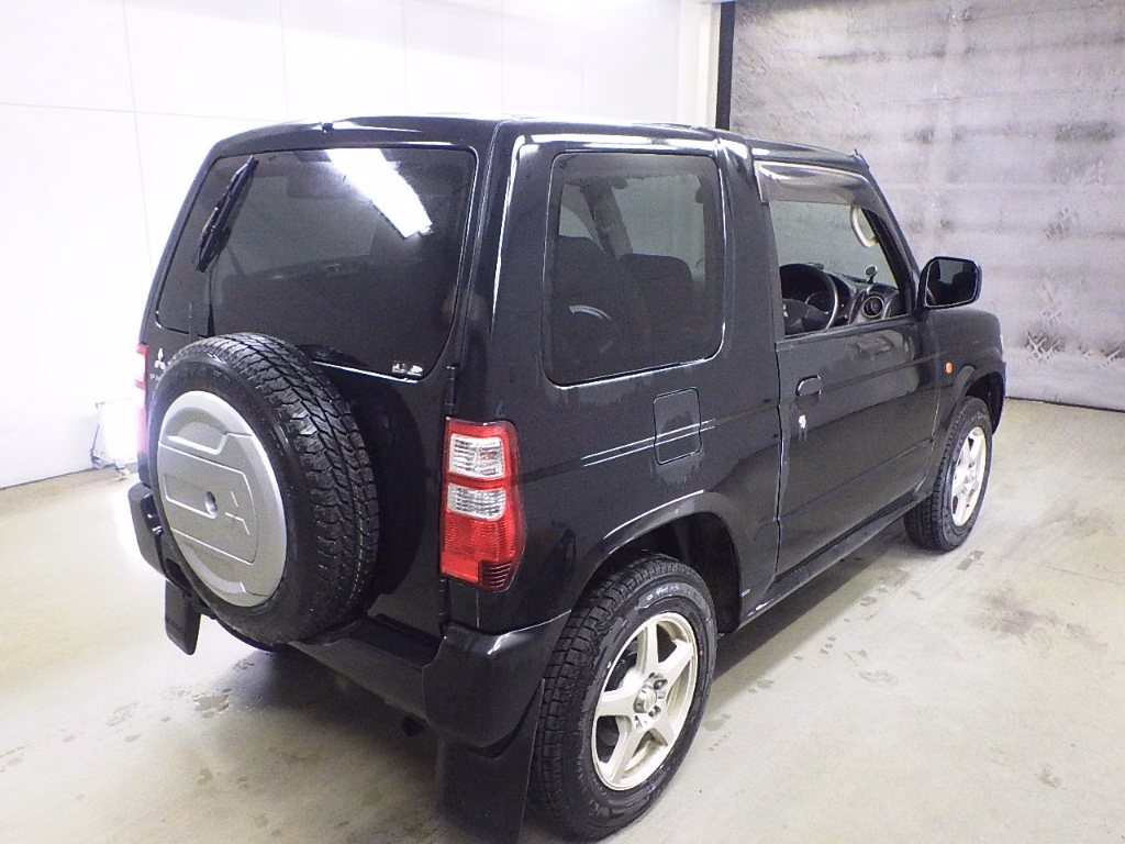 MITSUBISHI PAJERO MINI