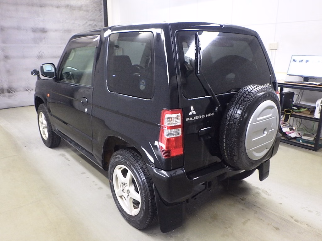 MITSUBISHI PAJERO MINI