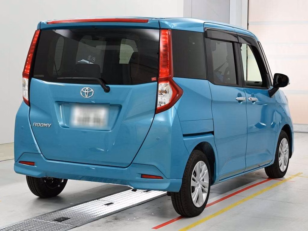 TOYOTA ROOMY